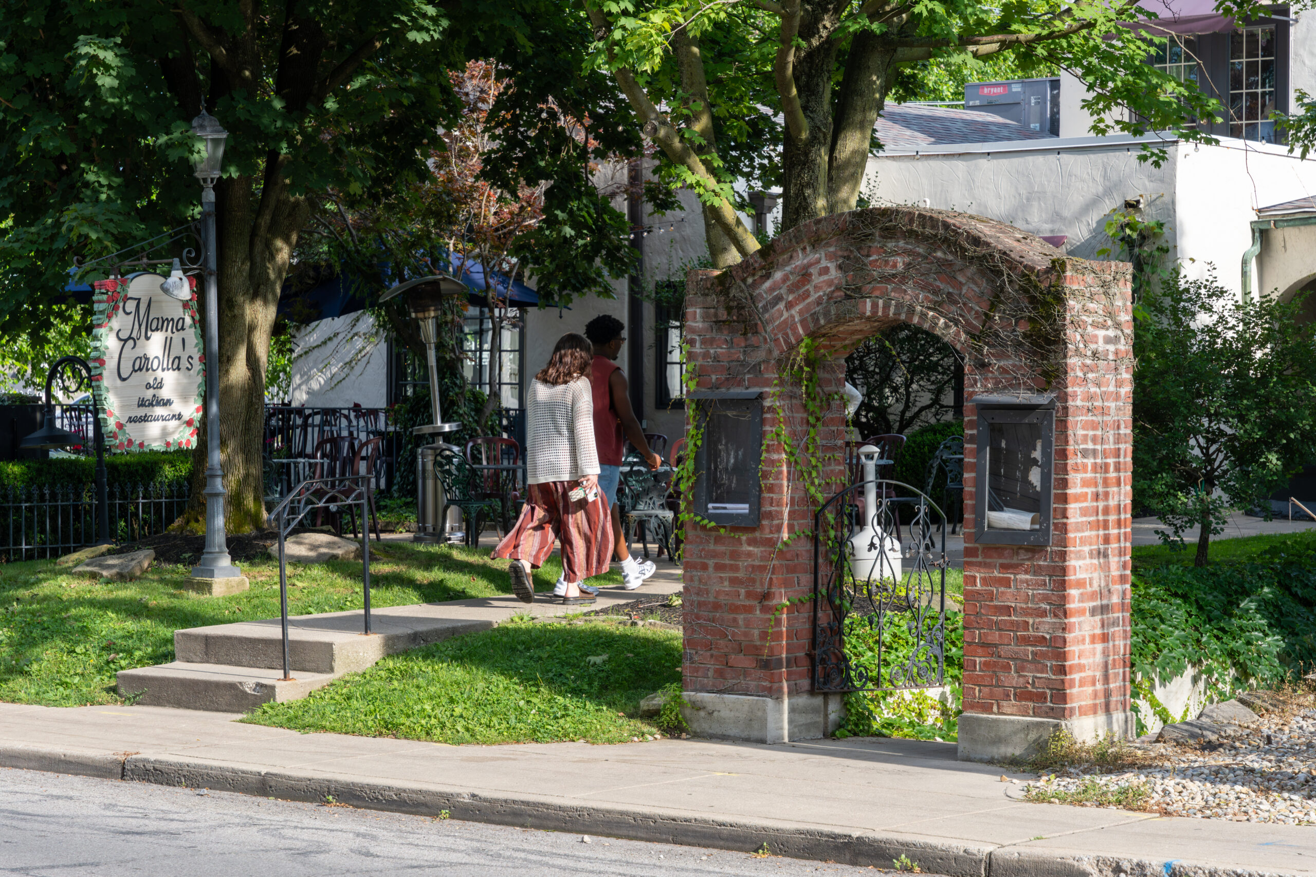 Exterior picture of Mama Carolla's Italian Restaurant in Meridian-Kessler