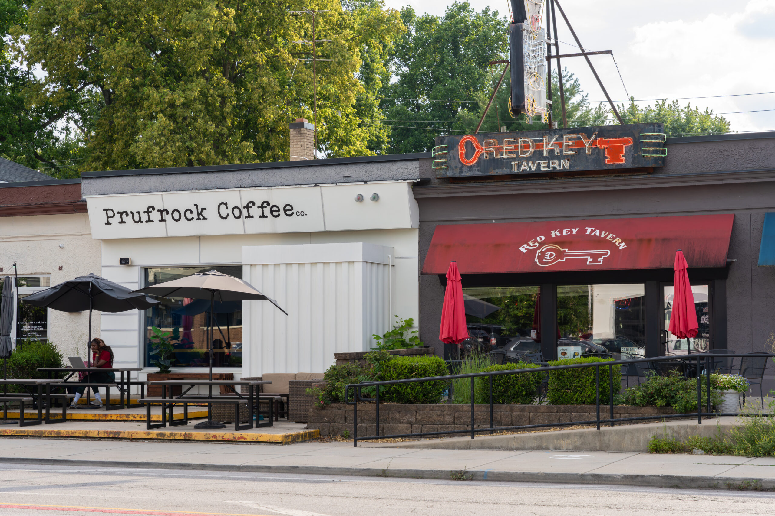 Exterior picture of a coffee shop and tavern in Meridian-Kessler